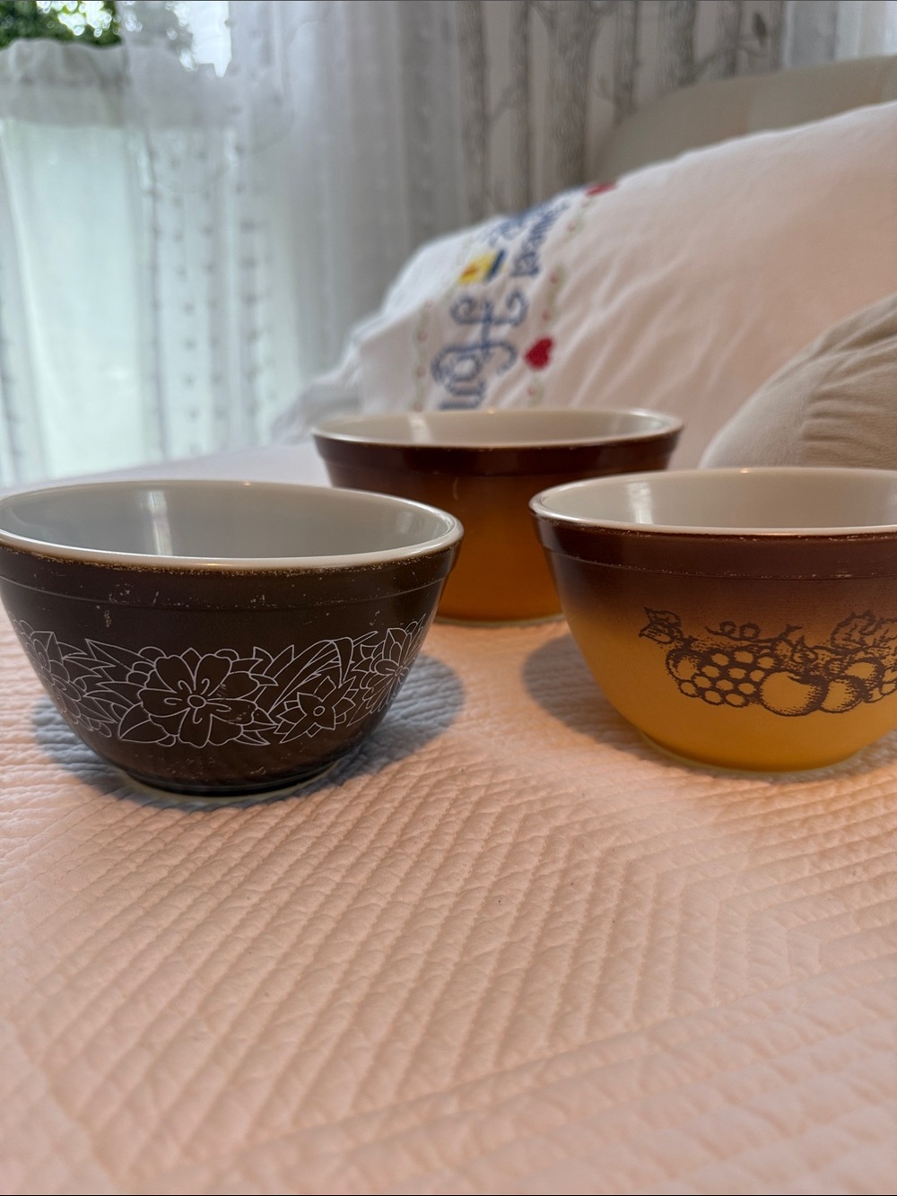 Vintage-Pyrex Brown and Yellow Ceramic Mixing Bowls - 3 bowls
